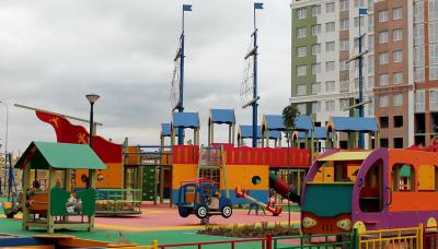 Полностью оборудован крупнейший дворовый детский городок в Рязани